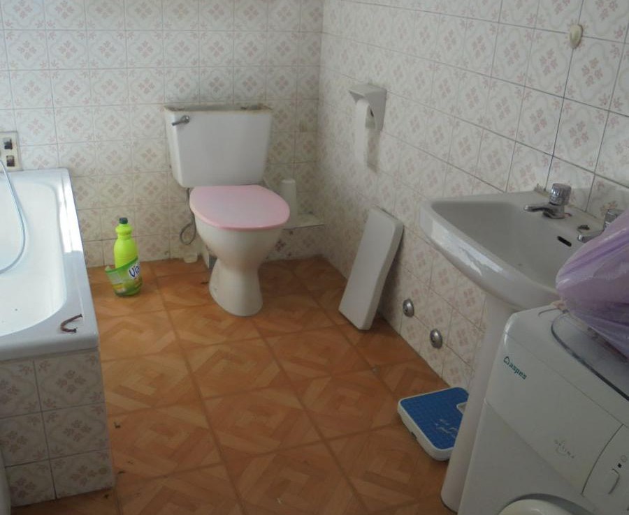 Bathroom 4 900x738 - Terraced house in Vélez-Málaga