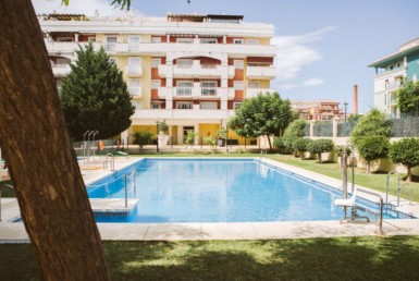 pool 385x258 - Apartment in la Azucarera