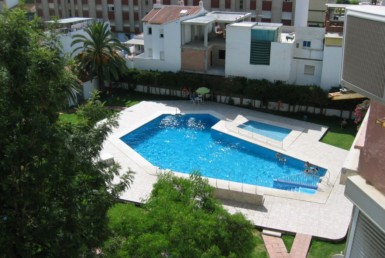 swimming pool 385x258 - Apartment in Plazamar, Torre del Mar