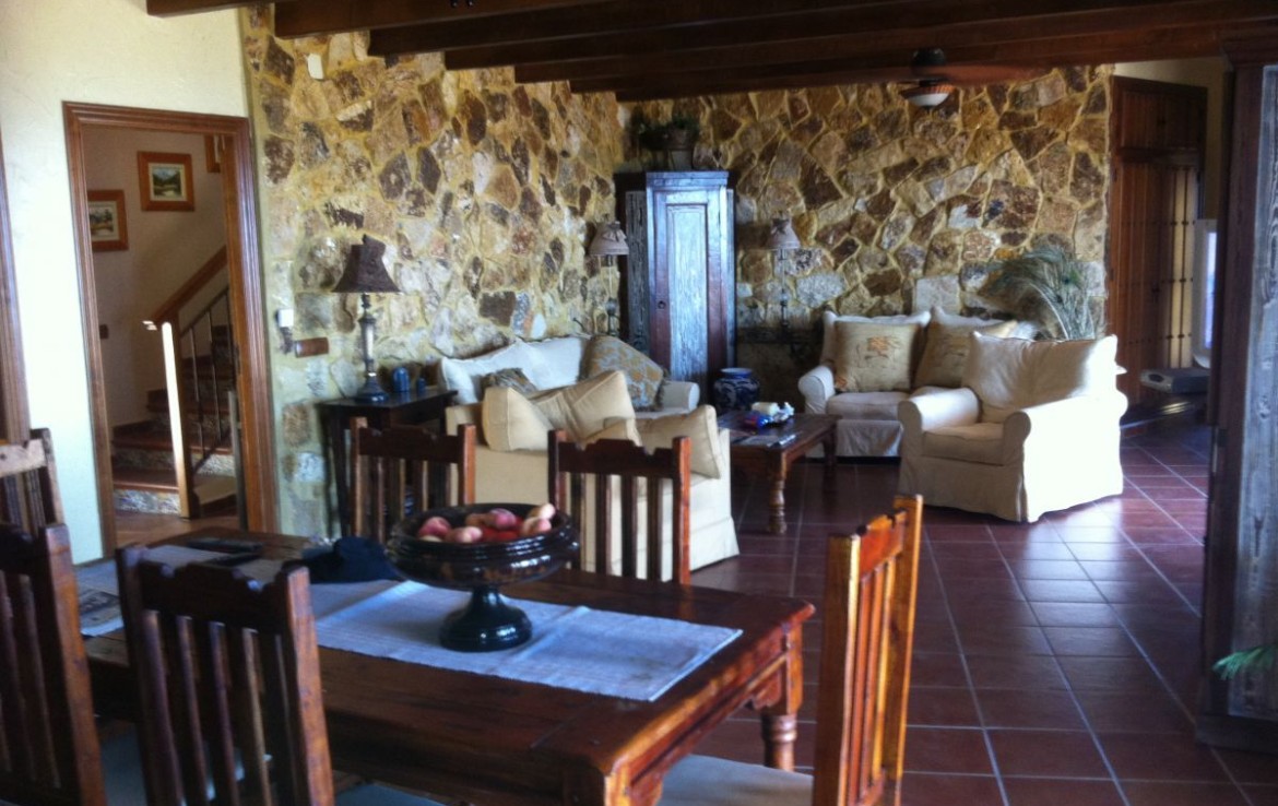 Living room 7 1170x738 - Villa in Arenas