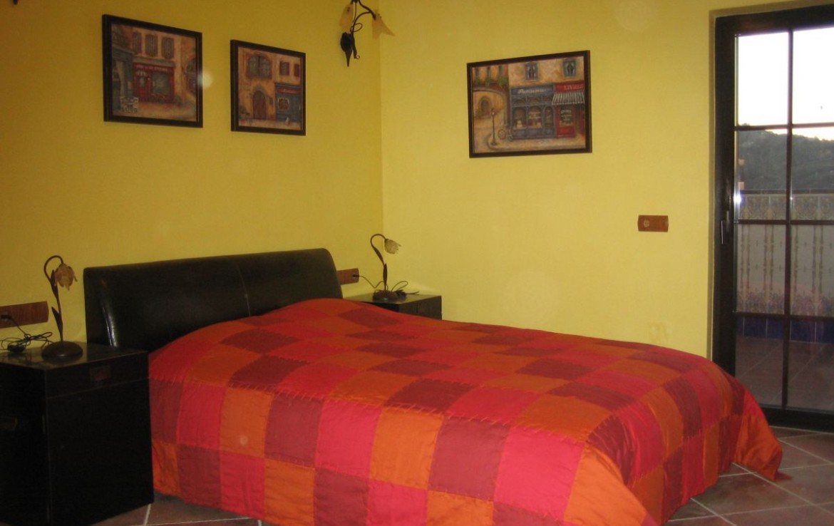 Room 2 1 1170x738 - Villa in Arenas