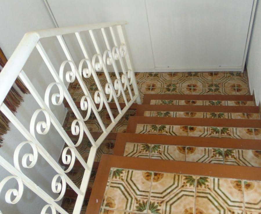 Escaleras 1 900x738 - Adosado en Benajarafe