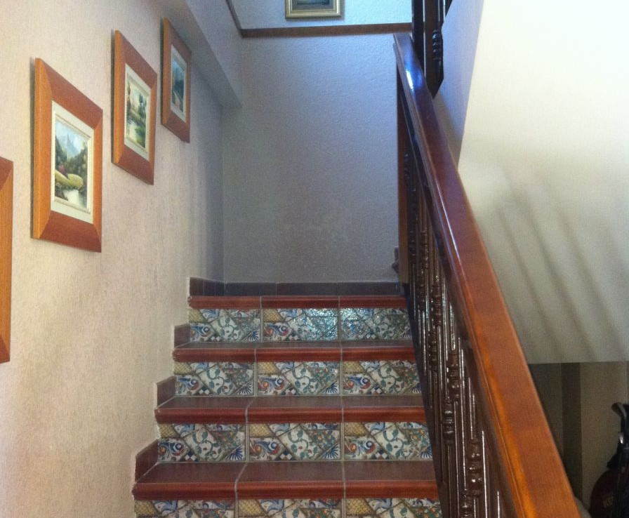 Stairs 896x738 - Villa in Arenas